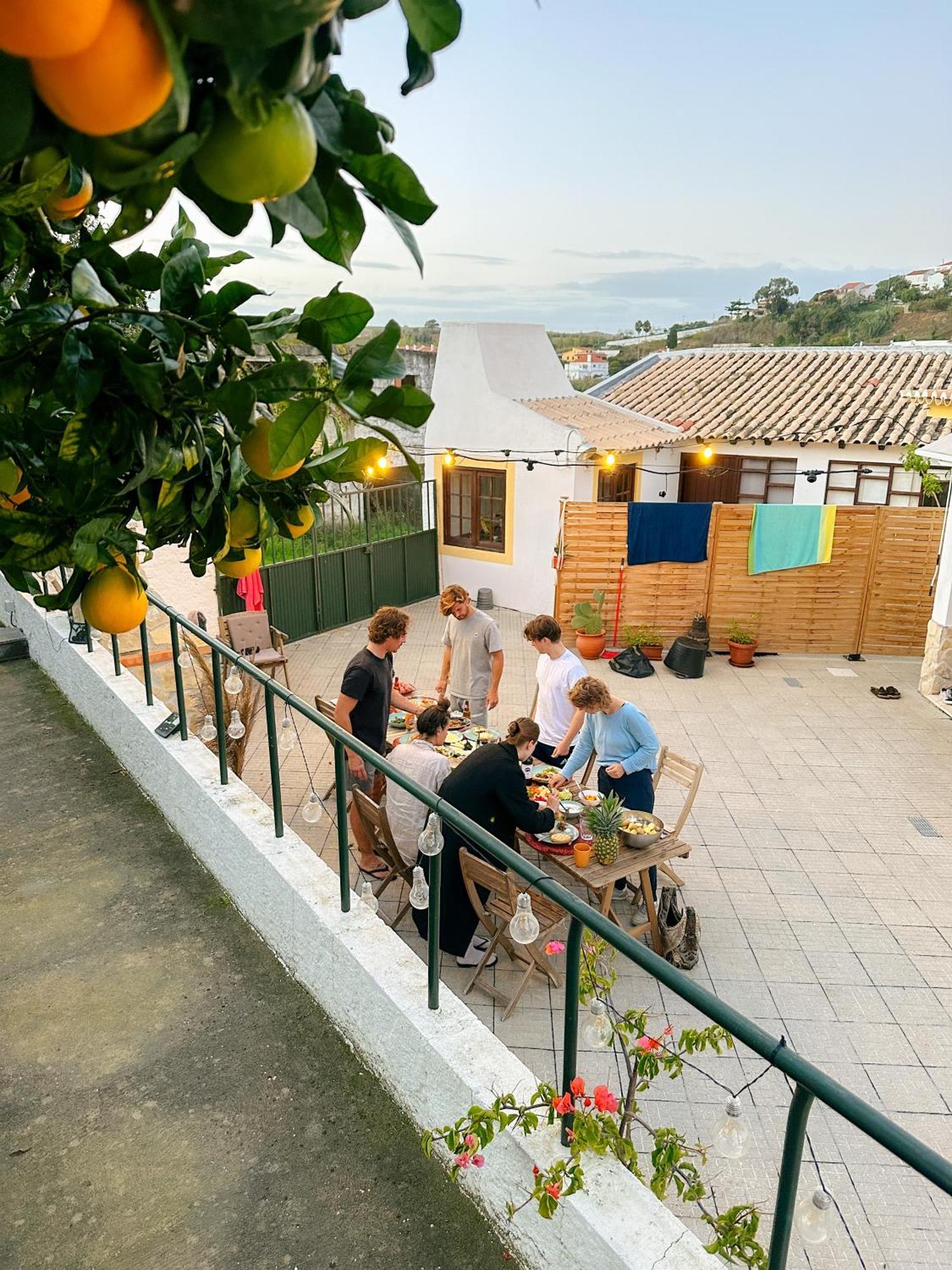 The Far End Surf House - Surf & Yoga Holidays Lourinhã Dış mekan fotoğraf